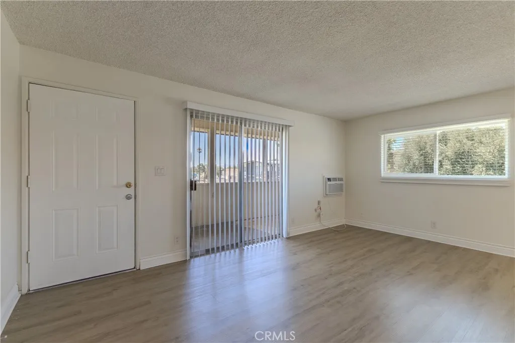 1652 E Kingsley Avenue, #7