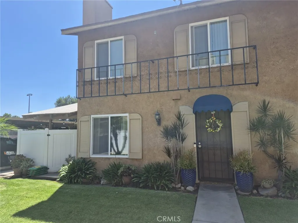 906 S Mountain Avenue, #A