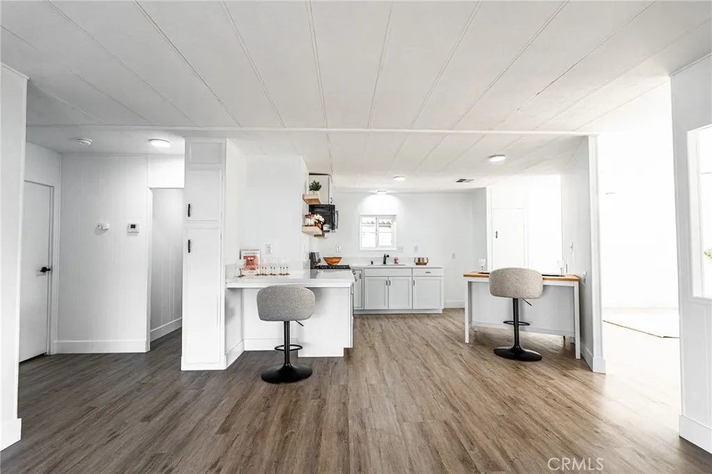 3530 Damien, #202