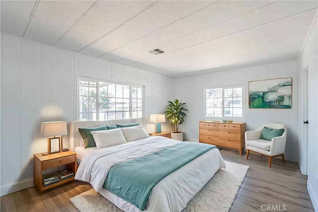 3530 Damien, #202