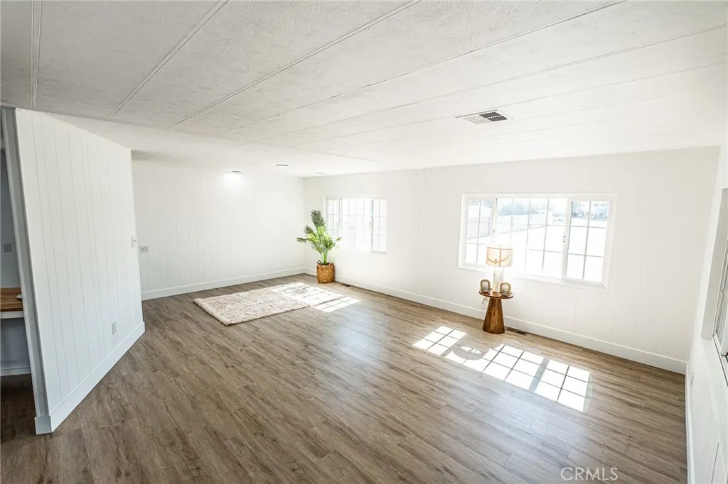 3530 Damien, #202