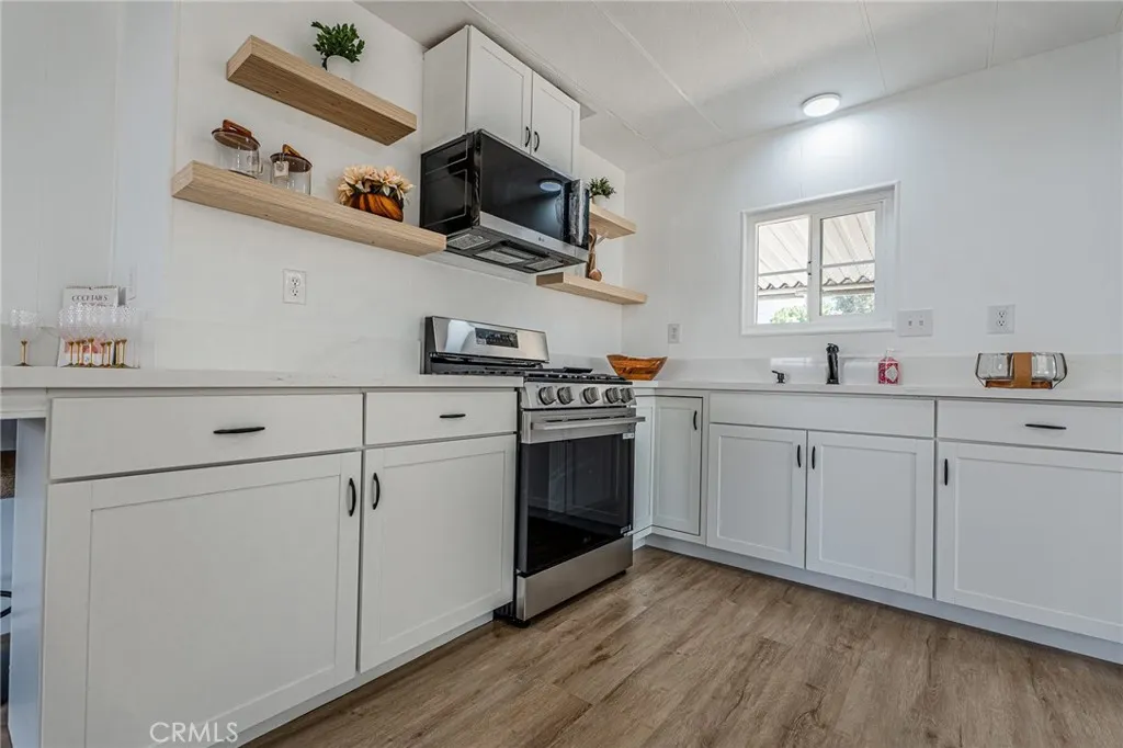 3530 Damien, #202
