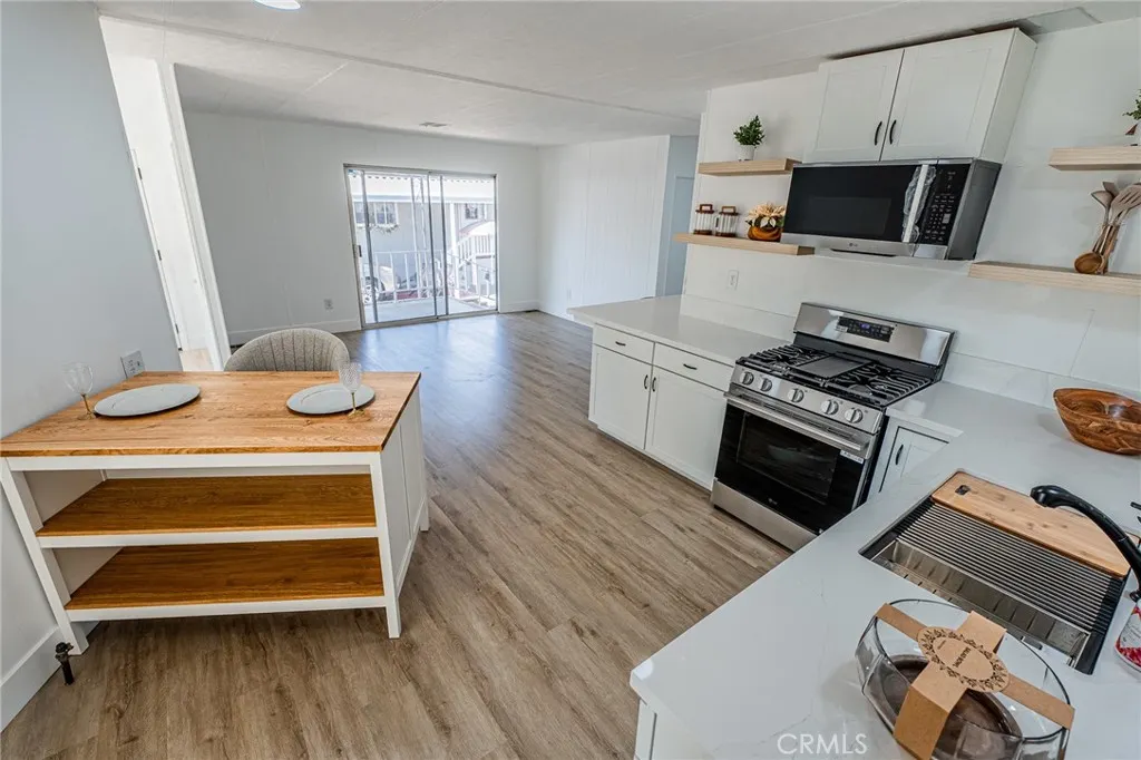 3530 Damien, #202
