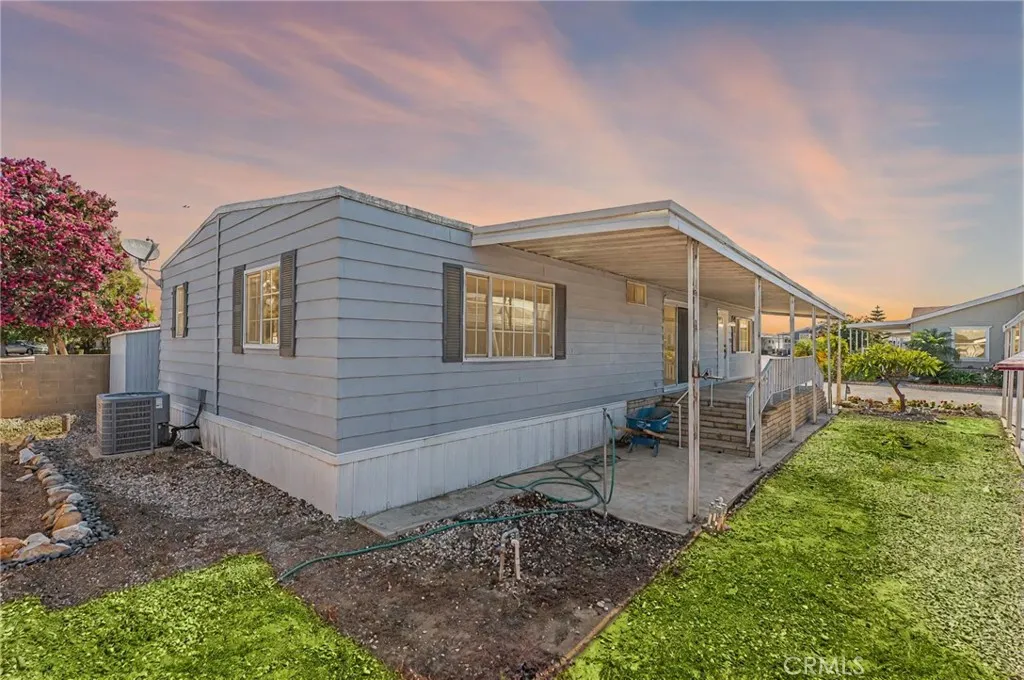 3530 Damien, #202