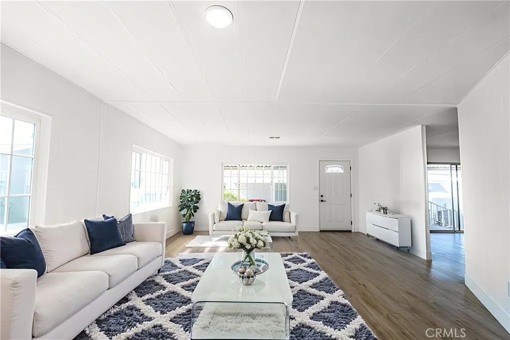 3530 Damien, #202