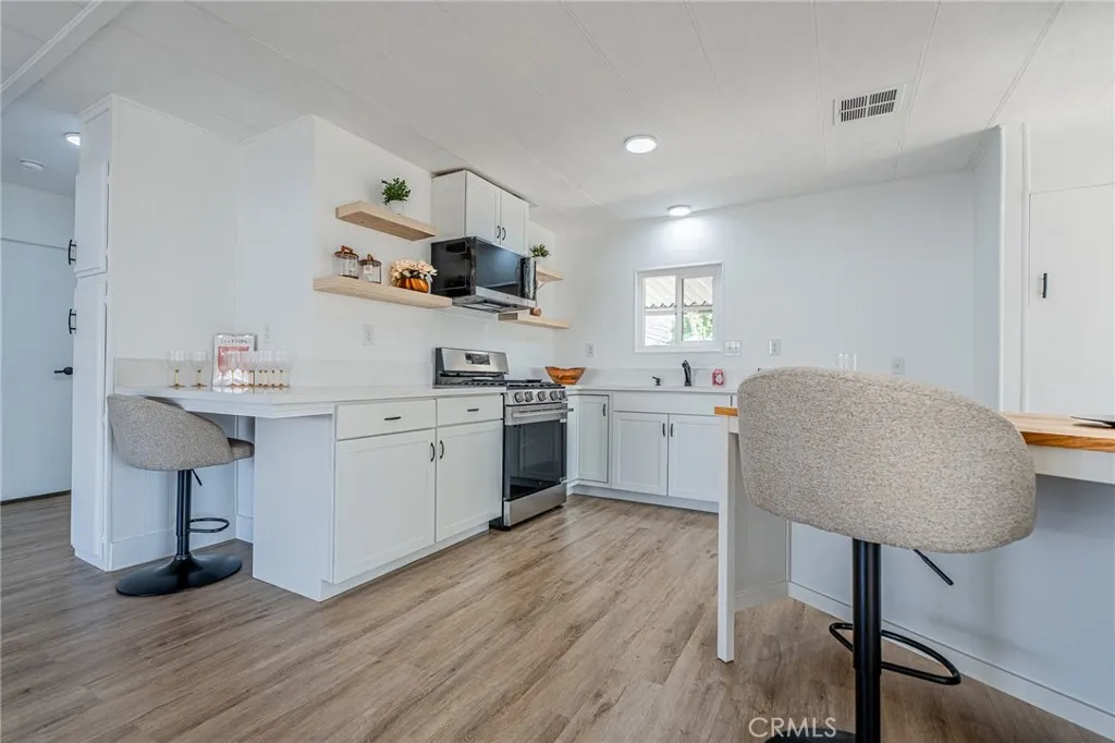 3530 Damien, #202