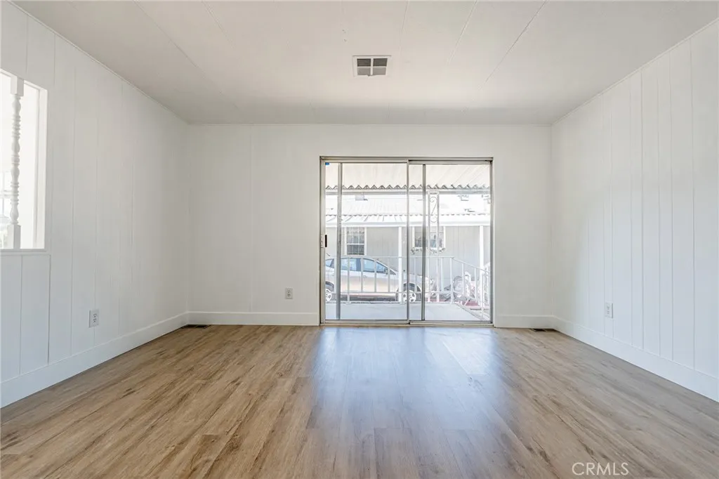 3530 Damien, #202