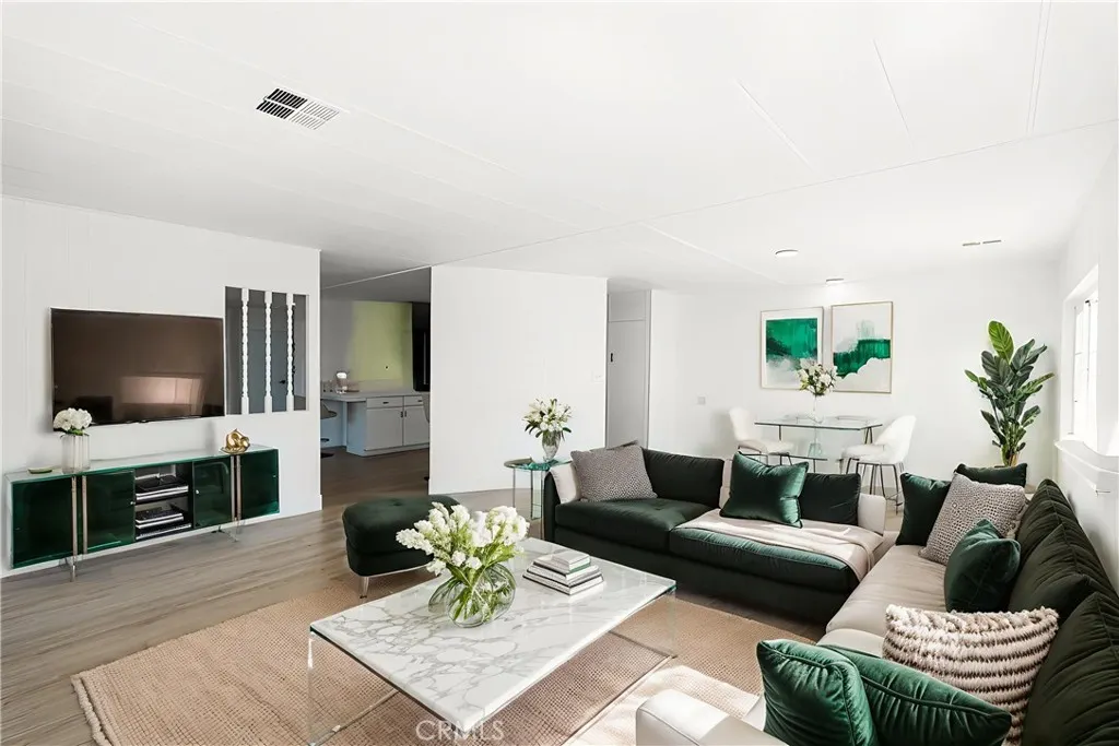3530 Damien, #202