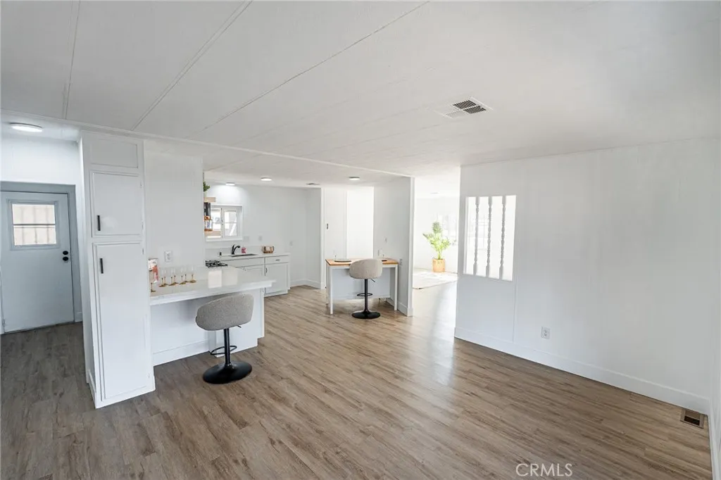 3530 Damien, #202