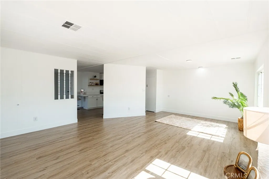 3530 Damien, #202
