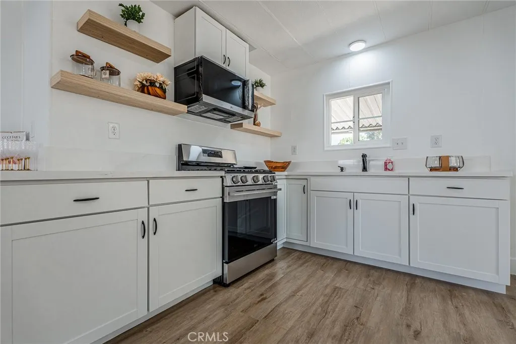 3530 Damien, #202