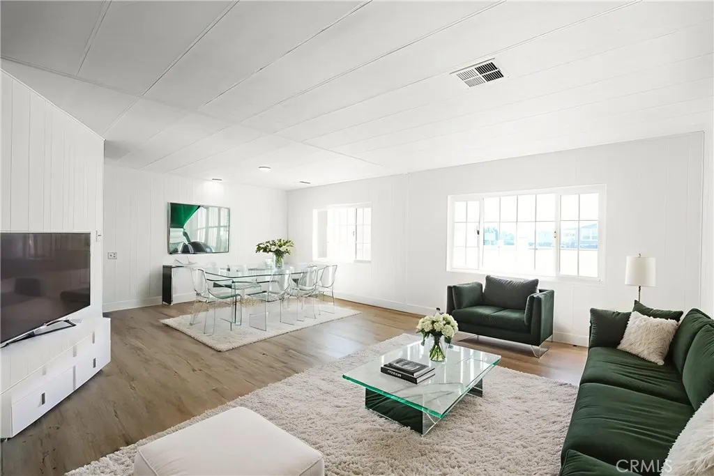 3530 Damien, #202