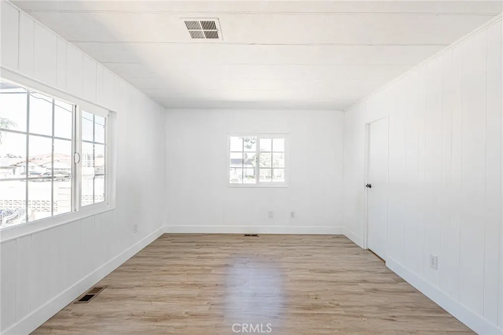 3530 Damien, #202