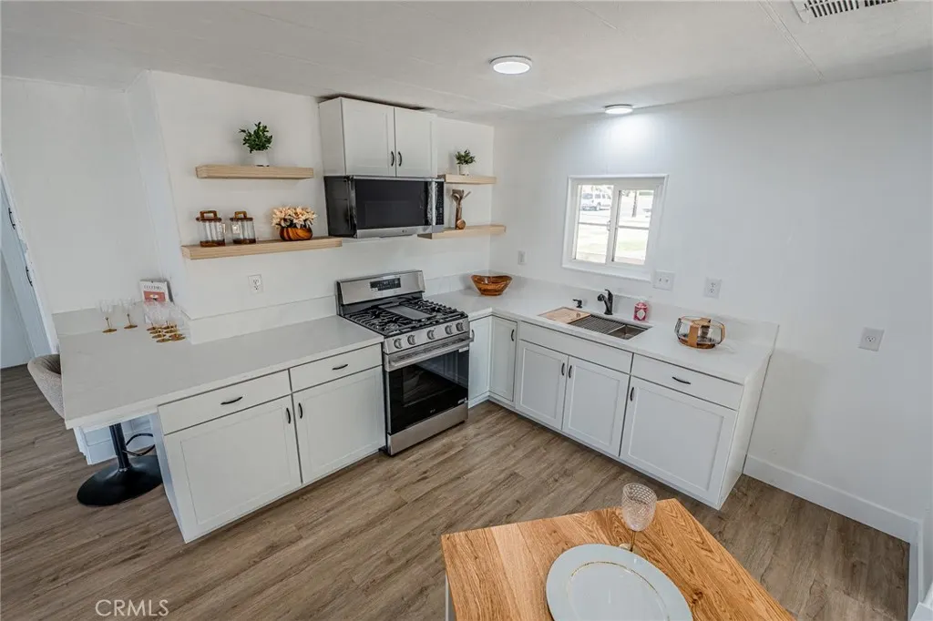 3530 Damien, #202