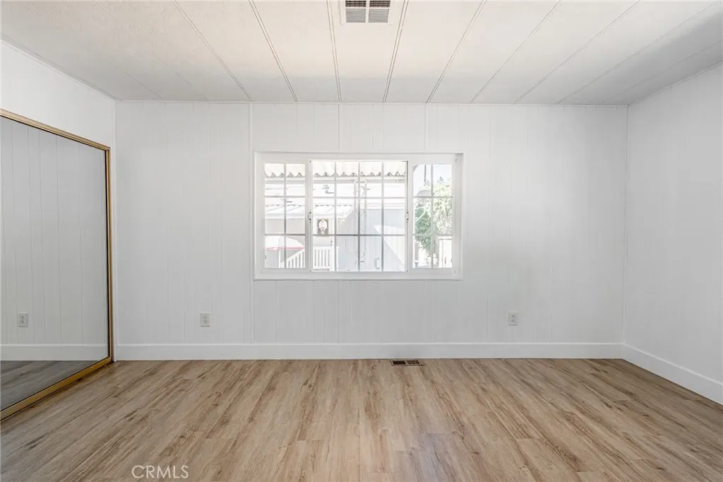 3530 Damien, #202