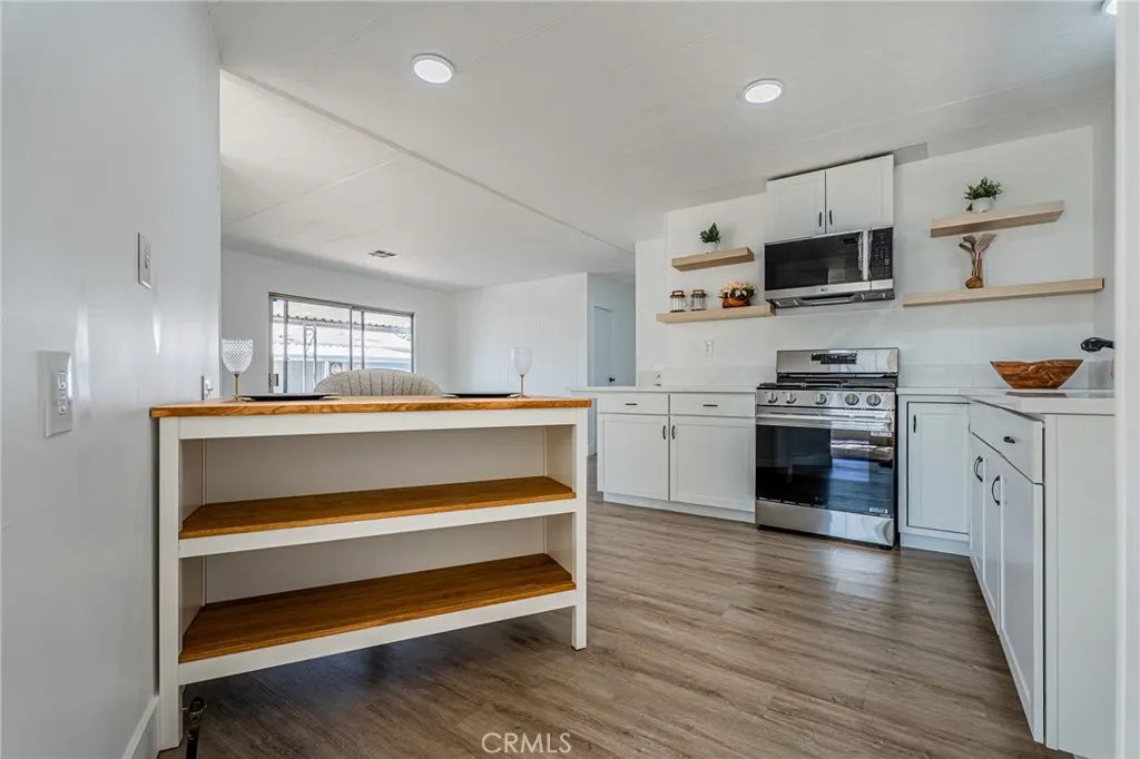 3530 Damien, #202