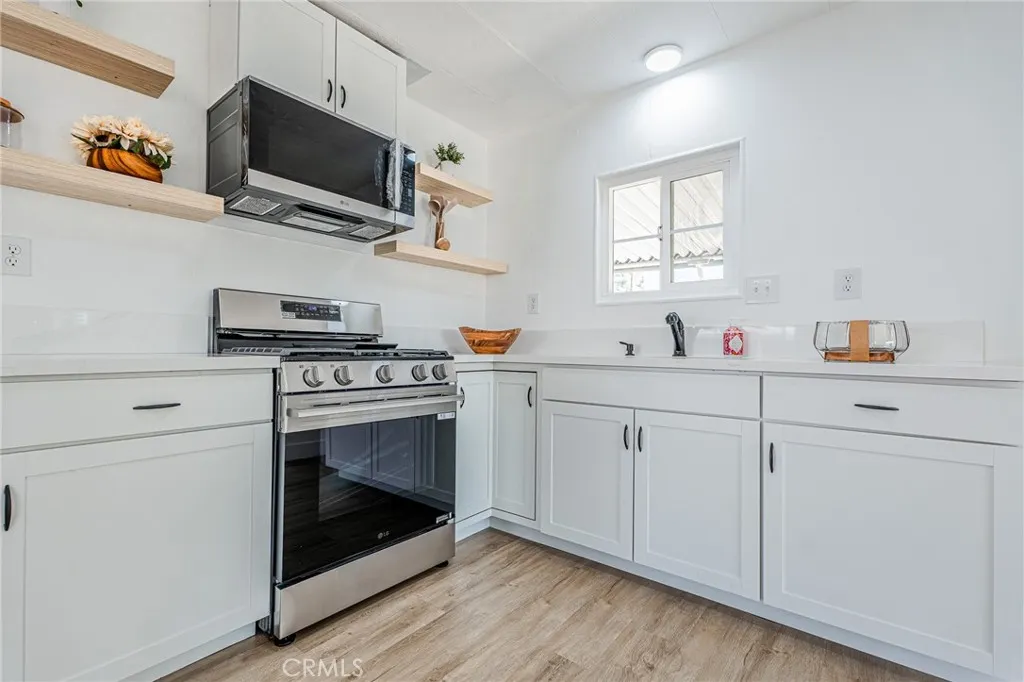 3530 Damien, #202