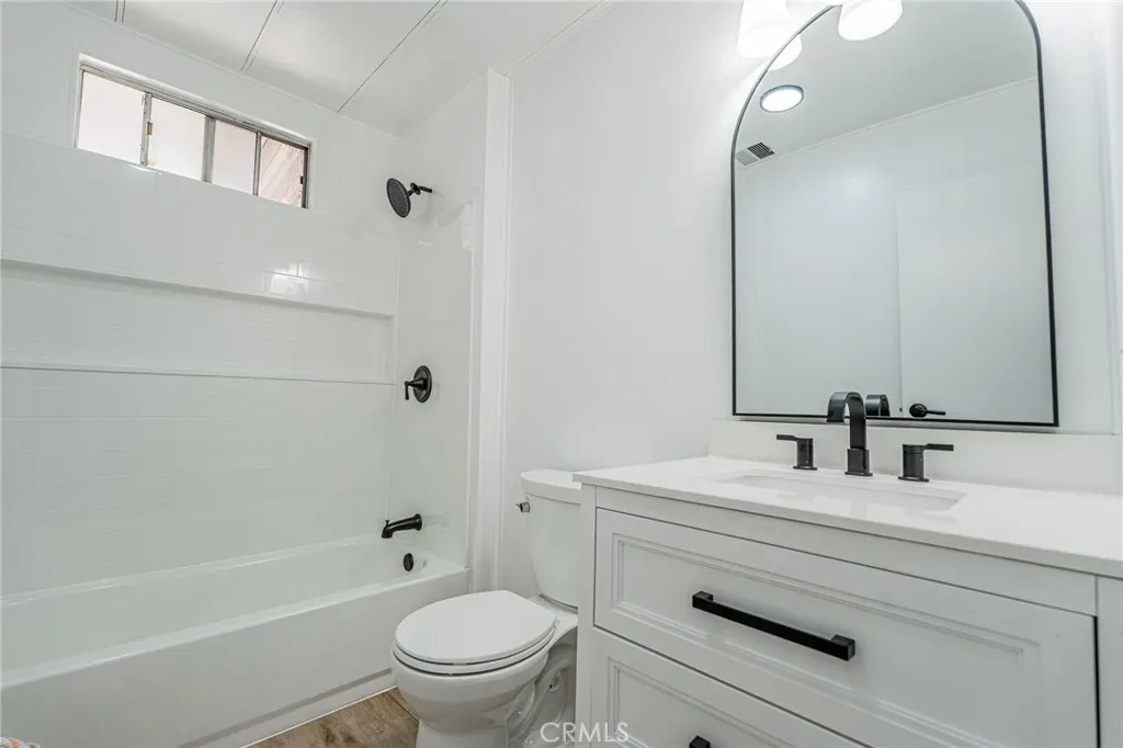 3530 Damien, #202