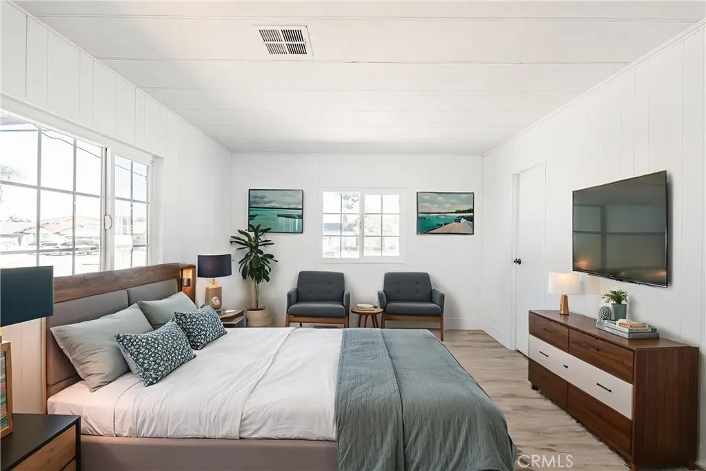 3530 Damien, #202