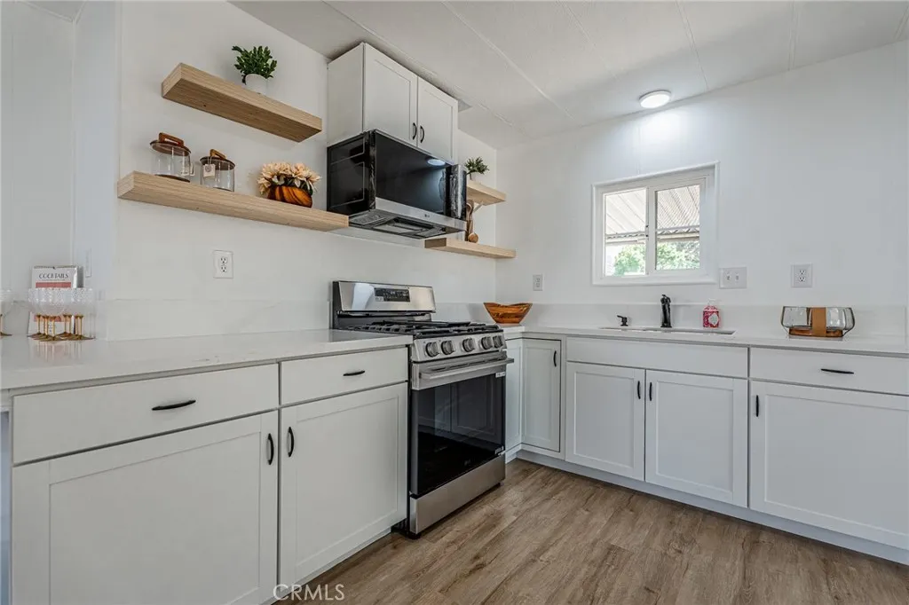 3530 Damien, #202