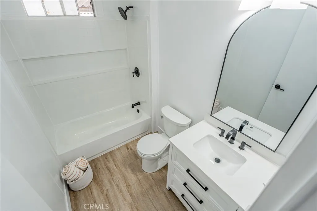3530 Damien, #202