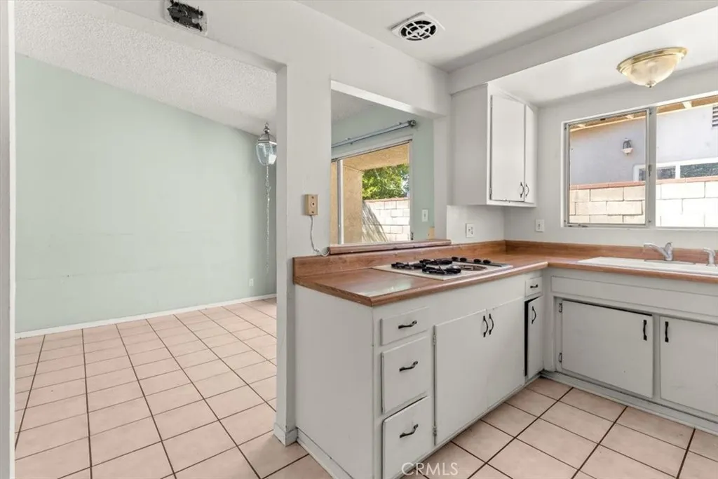 1225 Sheridan