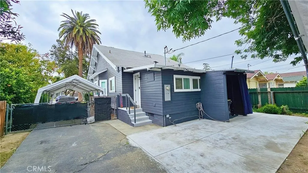 873 N Towne Avenue
