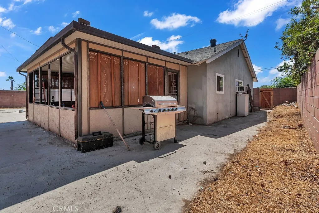 1916 Mountain Avenue