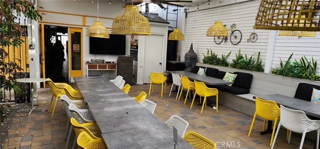 607 N Azusa Avenue