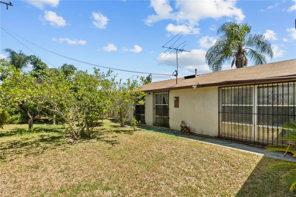 327 Flaxton Street