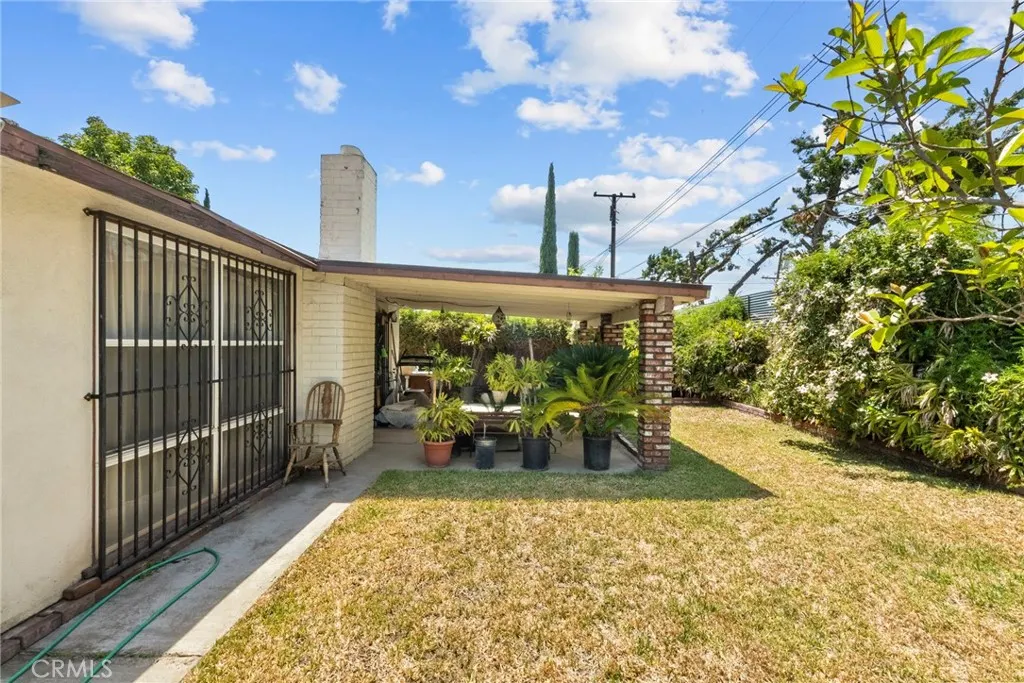 327 Flaxton Street