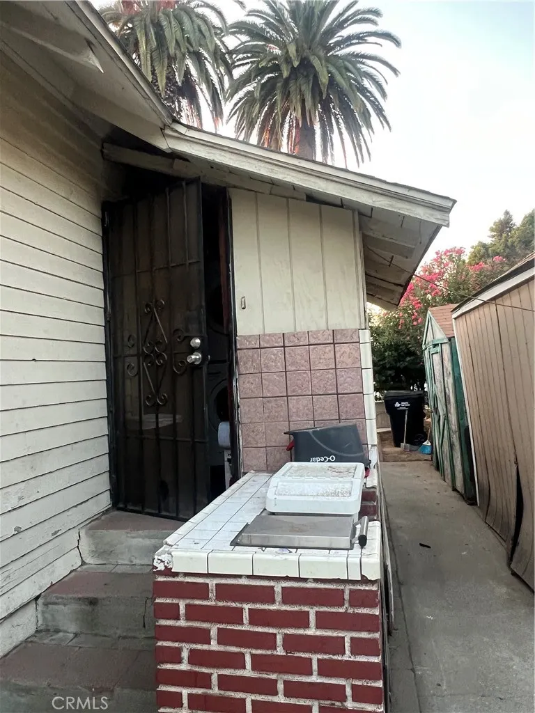 586 W Center Street