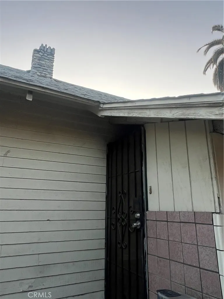 586 W Center Street