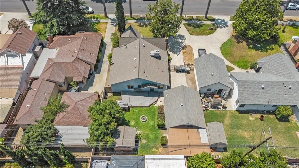 551 E I Street