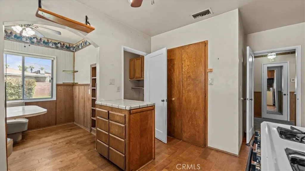 551 E I Street