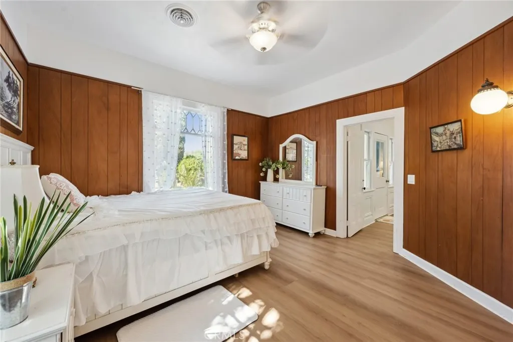 318 E 11th Street