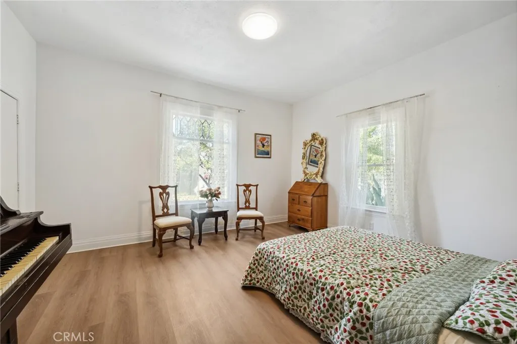 318 E 11th Street