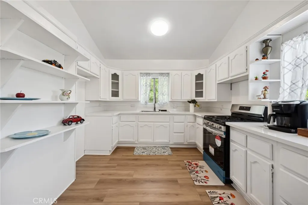 318 E 11th Street
