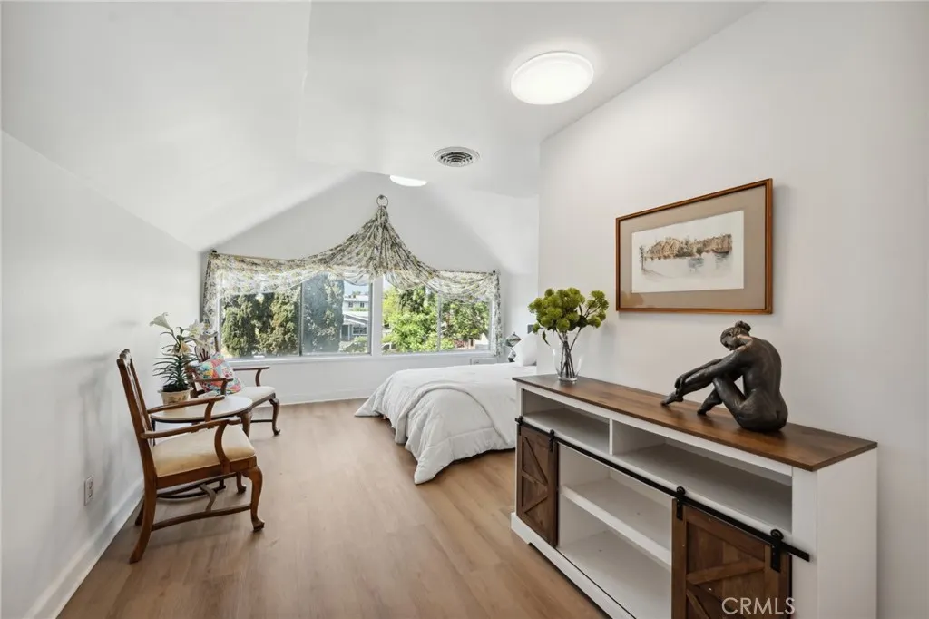 318 E 11th Street