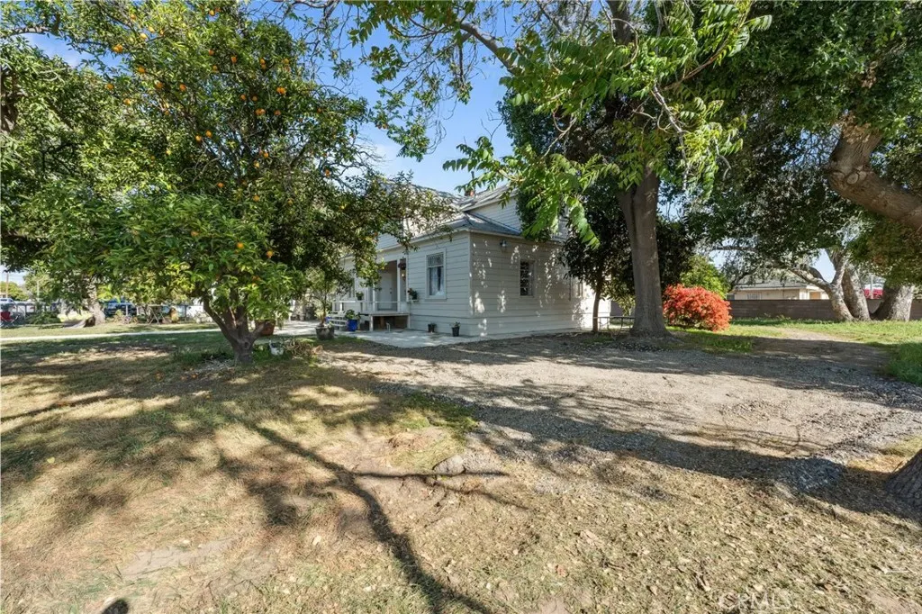 318 E 11th Street