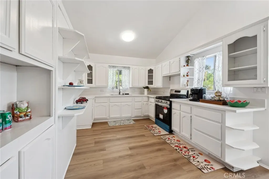 318 E 11th Street