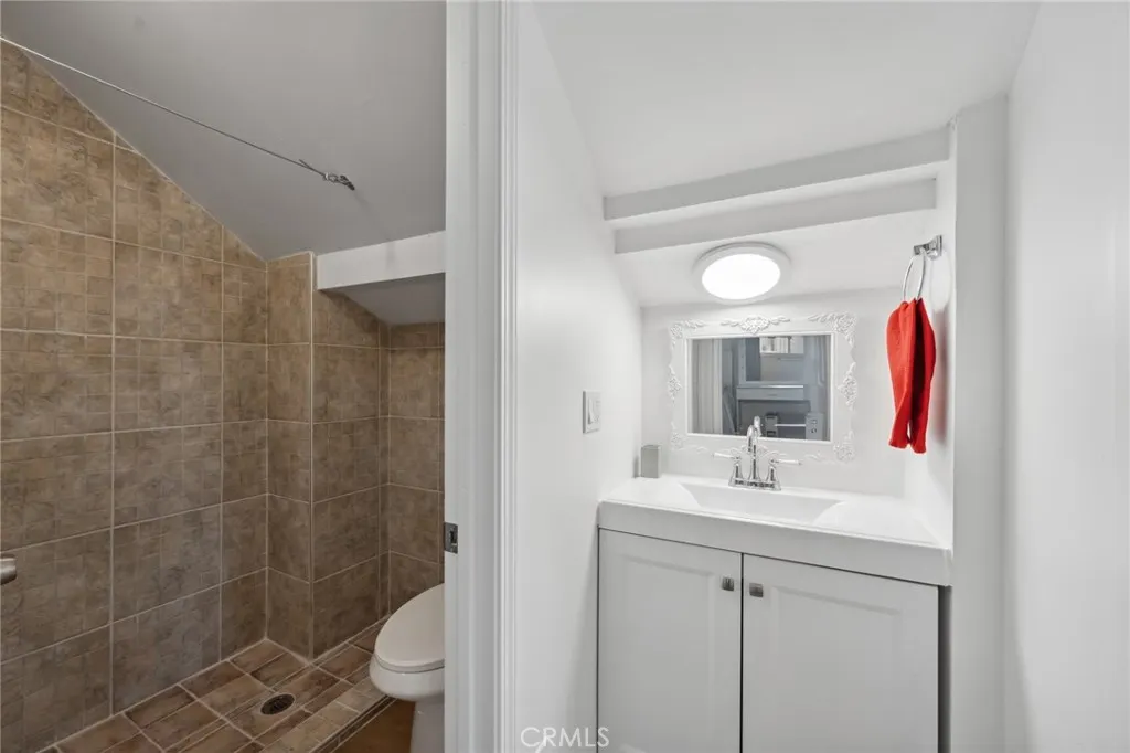 318 E 11th Street