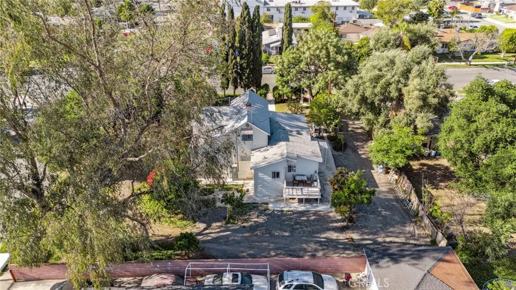318 E 11th Street