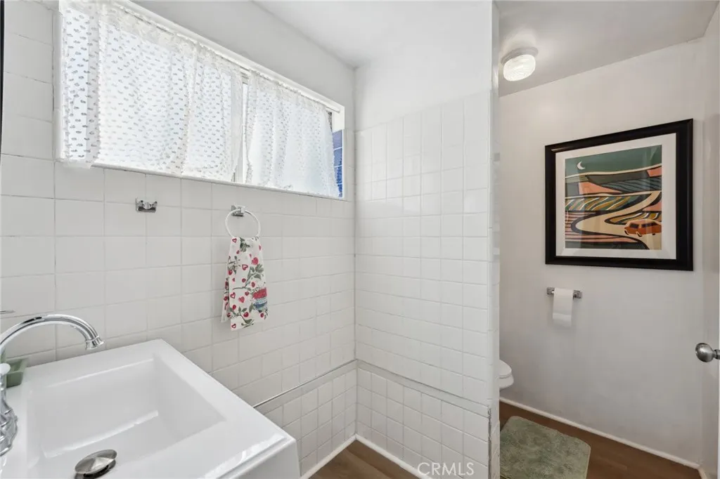 318 E 11th Street