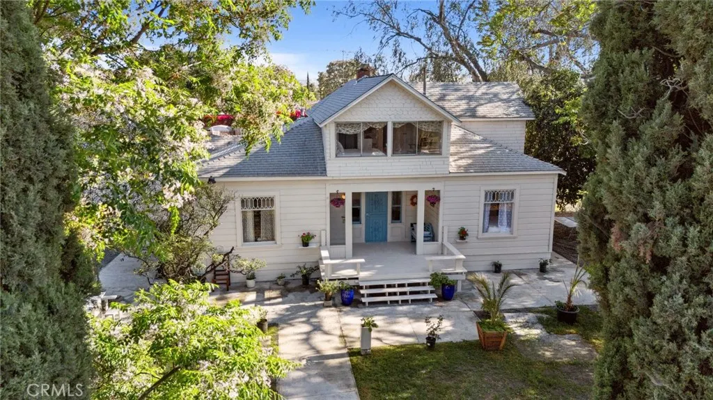 318 E 11th Street