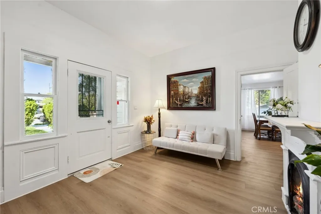 318 E 11th Street