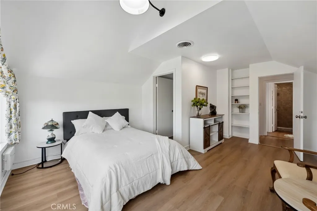 318 E 11th Street