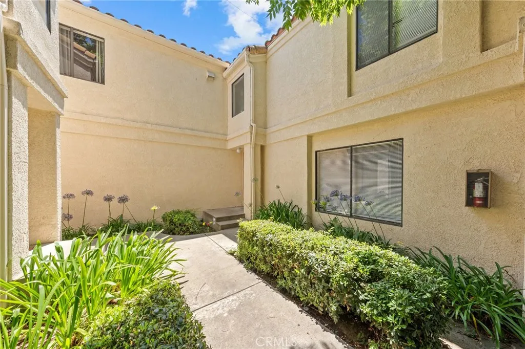 430 Anderwood Court, #24