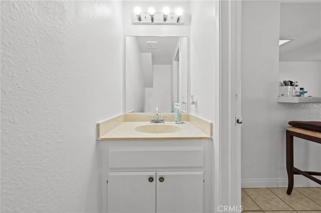 430 Anderwood Court, #24