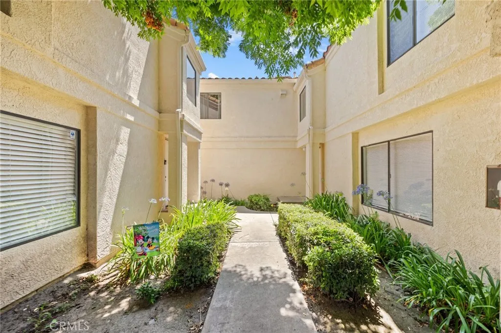430 Anderwood Court, #24